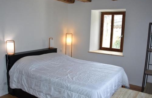 Pralognan-la-Vanoise Ski Chalet | Charmante Maison de Village Rénovée - Près de Pralognan-La-Vanoise, 10 Pers, 3 Niveaux, Balcon Sud - FR-1-464-203