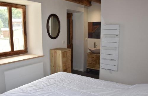 Pralognan-la-Vanoise Ski Chalet | Charmante Maison de Village Rénovée - Près de Pralognan-La-Vanoise, 10 Pers, 3 Niveaux, Balcon Sud - FR-1-464-203