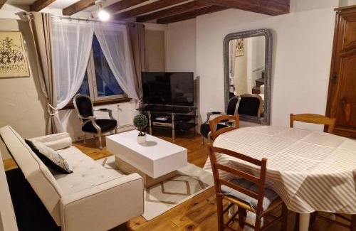 Freychenet House | Charmante petite grange - 5 Couchages