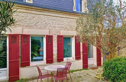 Langrune-sur-Mer House | Charmante Villa en Pierre, Proche Plage, Cheminée, Cuisine Équipée, Jardin Clos, Expo Sud - FR-1-746-20
