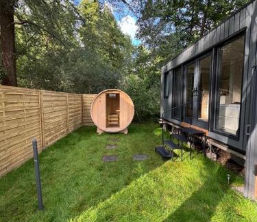 Kloster Lehnin Apartment | Charmantes Tiny House am See mit Outdoor-Sauna