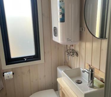 Kloster Lehnin Apartment | Charmantes Tiny House am See mit Outdoor-Sauna