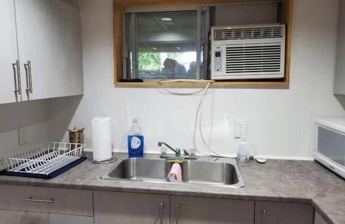 Saint-Timothee Apartment | Charming little 3 and 1/2 located close to everything