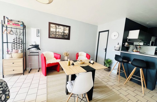 La Riviere-Saint-Sauveur Apartment | Charming studio