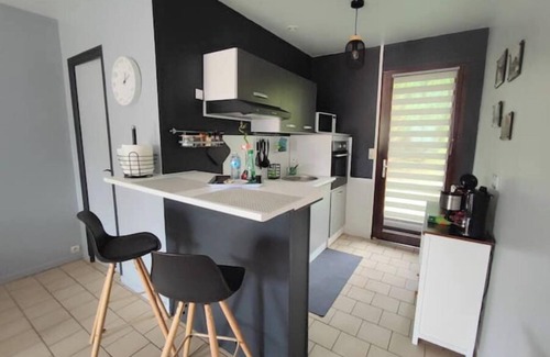 La Riviere-Saint-Sauveur Apartment | Charming studio