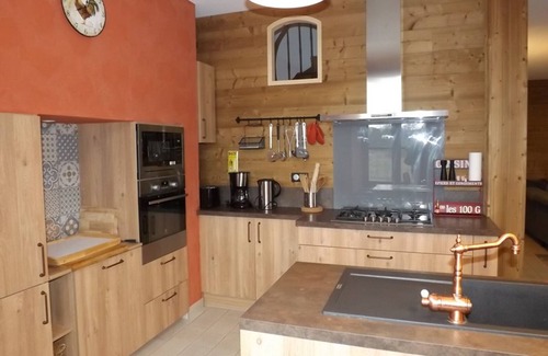 Chalinargues Cottage | Charming 5-Bedroom House near Super-Lioran - Ski, Hike, Relax!