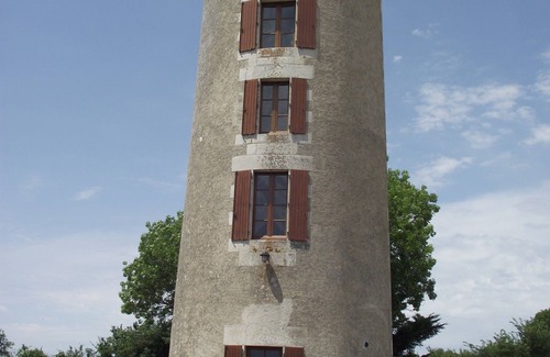 Saint-Christophe-sur-Roc Cottage | Charming old windmill