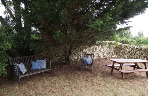 Saint-Christophe-sur-Roc Cottage | Charming old windmill