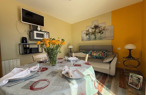 Saint-Medard-d'Excideuil Apartment | Charming house with view of Excideuil, peaceful
