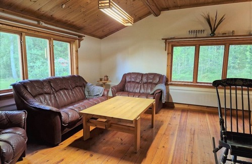 Upplands Vasby Municipality Cabin | Charmig Stuga Mitt i Naturen!