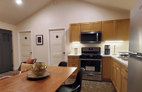 View Park-Windsor Hills House | Charming 1Bed+1Bath A House Parking+Laundry