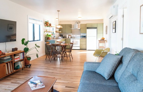 St. Helens Apartment | Charming 1/1 apartment at the St. Helens waterfront with amazing views.