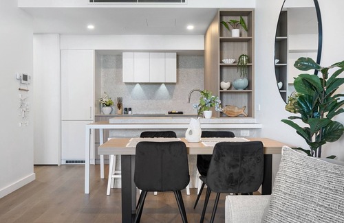 North Fremantle Apartment | Charming 1-Bed with Rooftop Access & Parking