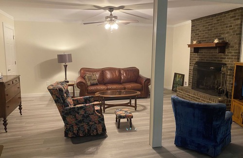 Fredericksburg Apartment | Charming 1-bedroom apartment in lovely Fredericksburg with AC, WiFi