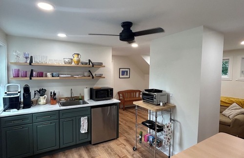 Meetinghouse Hill Apartment | Charming 1-bedroom apartment in lovely South Portland with AC, WiFi