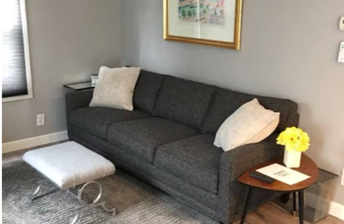 Walled Lake House | Charming 1-bedroom house with WiFi and AC in fabulous Wolverine Lake