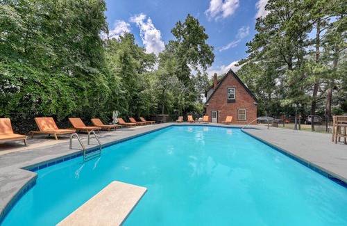 Conway Cottage | Charming 1-bedroom 100 yr old renovated cottage with pool in historic Conway!