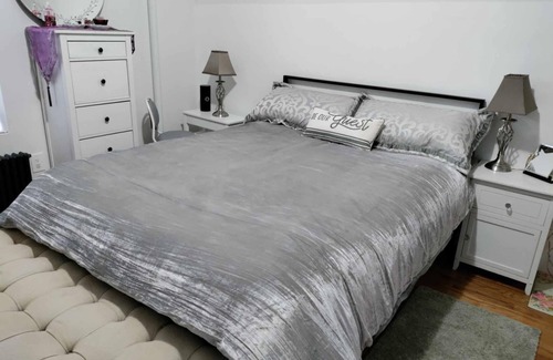 Williamsbridge Apartment | Charming 1-bedroom apartment in enchanting The Bronx with AC