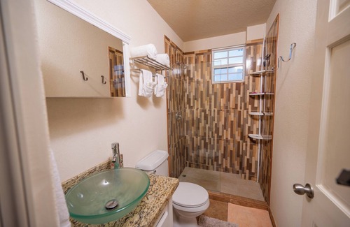 Mangrove Apartment | Charming 1-bedroom apartment in enchanting Mangrove with AC, WiFi