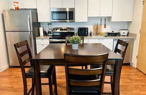 Gresham Apartment | Charming 1-bedroom apartment in Portland is very centric close from everything.