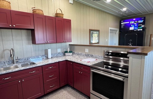 Colton Apartment | Charming 1-bedroom apartment within 2-miles of historic Grand Rapids, Ohio