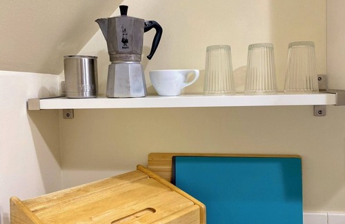 Squire Park Apartment | Charming 1-bedroom apartment with AC, WiFi close to downtown Seattle