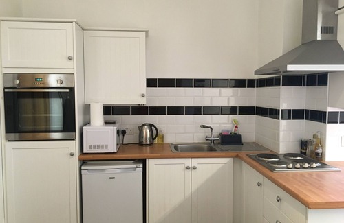 Hailsham Apartment | Charming 1-bedroom Apartment Near South Downs