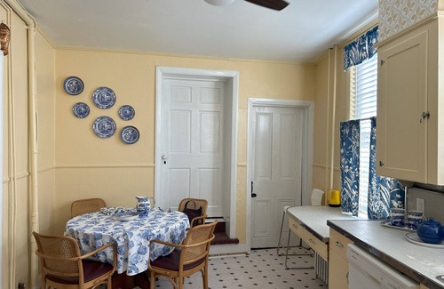Elkton Apartment | Charming 1-bedroom apartment in the historic Mitchell House built in 1969.