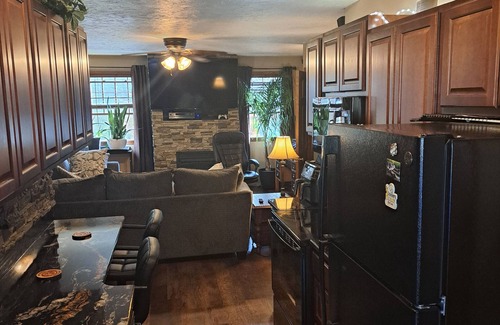 Monaca Apartment | Charming 1-bedroom apartment with WiFi, AC in delightful Monaca