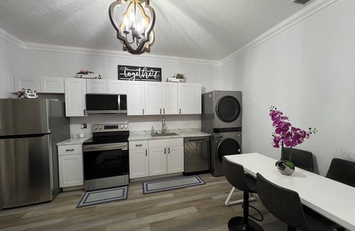 Ocoee Apartment | Charming 1-bedroom apartment with pool, WiFi, AC centrally located!
