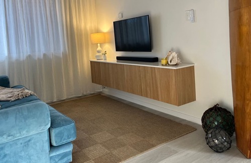 Scotts Head Apartment | Charming 1 bedroom apartment by the sea - 4 mins from everything