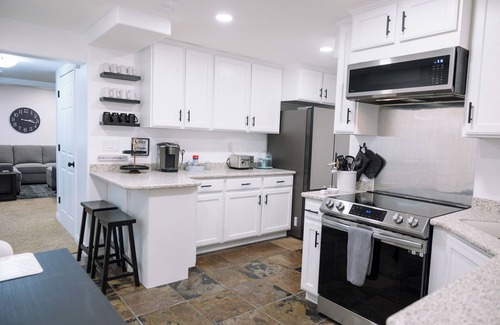 Cottonwood Heights Apartment | Charming 1-bedroom basement apartment in between the canyons