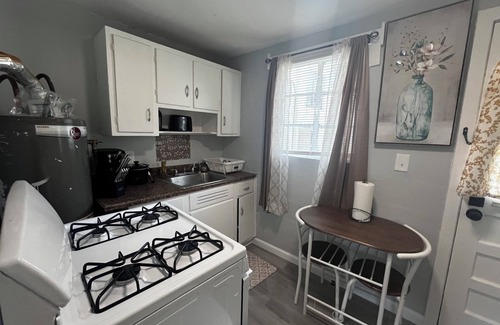 Valdosta Apartment | Charming 1-bedroom historical apartment in tranquil Valdosta