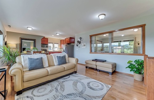 Cathcart Cottage | Charming 1-bedroom house with WiFi, AC in lovely Snohomish