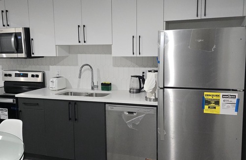 Northeast Edmonton House | Charming 1-bedroom house with WiFi and AC in enchanting Edmonton