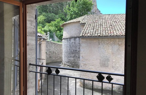 Sisteron House | Charming 1-bedroom house in quiet area of Sisteron with WiFi