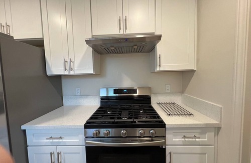 Alhambra House | Charming 1-bedroom house with AC and WiFi in Alhambra