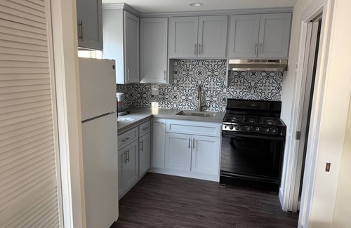 El Monte House | Charming 1-bedroom house with WiFi and AC in El Monte