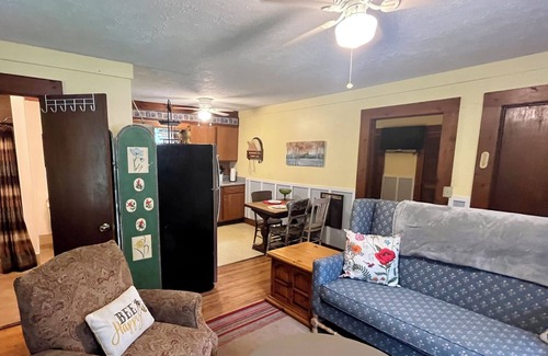 Clarkdale House | Charming 1-bedroom house with WiFi and AC in peaceful Austell