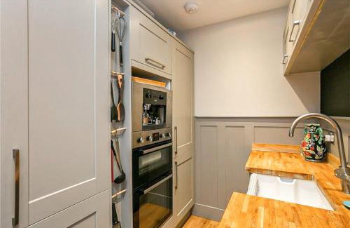 West End Apartment | Charming 1 Bedroom in Edinburgh's West End