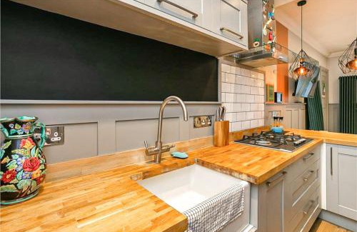 West End Apartment | Charming 1 Bedroom in Edinburgh's West End