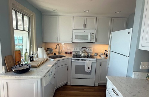 Prides Crossing Cottage | Charming 1-bedroom seaside cottage in enchanting Marblehead with WiFi, AC