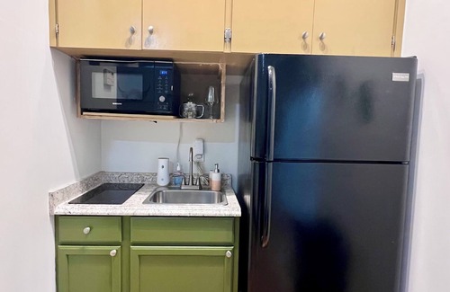 Waynesboro Apartment | Charming 1-bedroom studio in Waynesboro with WiFi, AC & Pool!