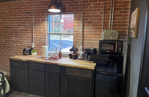Bonne Terre Apartment | Charming 1-bedroom studio apartment located in historic Bonne Terre!