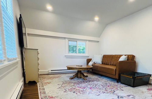 East Aurora Apartment | Charming 1-bedroom apartment in East Aurora