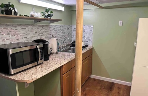 Floral Park Apartment | Charming 1-bedroom basement apartment in Floral Park with WiFi and AC