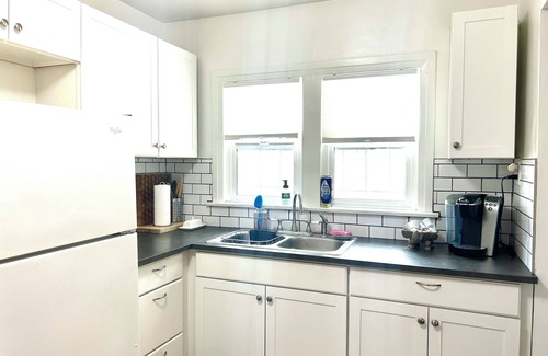 Mid City House | Charming 1-bedroom house in lovely Mid-City Los Angeles