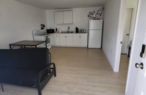 Panama City Apartment | Charming 1-bedroom bungalow oasis Panama City with AC, WiFi