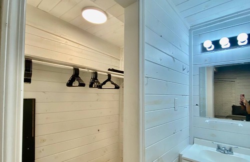 Philadelphia Apartment | Charming 1-bedroom Perfect for Extended Stays: Hotel Alternative for Workers