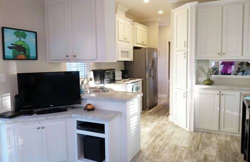 Salt Springs Cottage | Charming 1-bedroom cottage in beautiful Salt Springs Resort on Lake Kerr